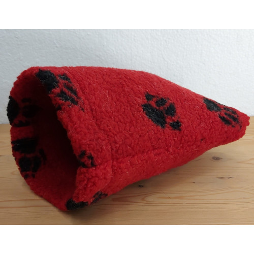 Casper Knuffelzak Red & black paws Small 24 x 27 cm